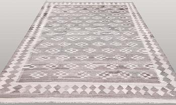 Kilim, ca 316 x 219 cm.
