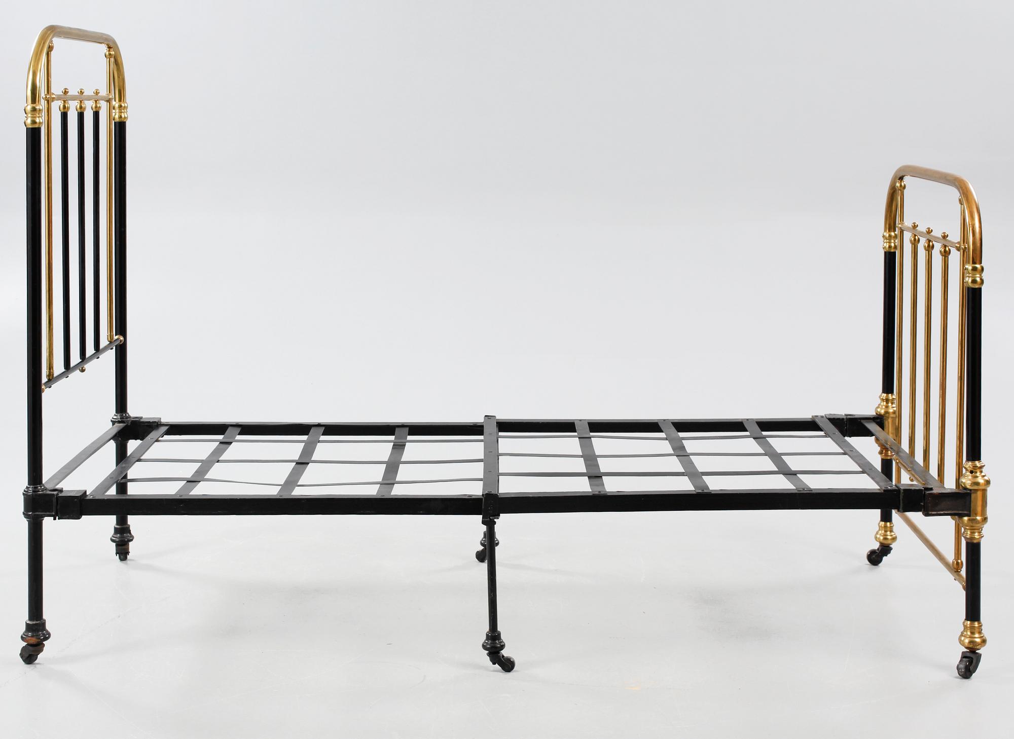 SÄNG/JÄRNSÄNG, tidigt 1900-tal.