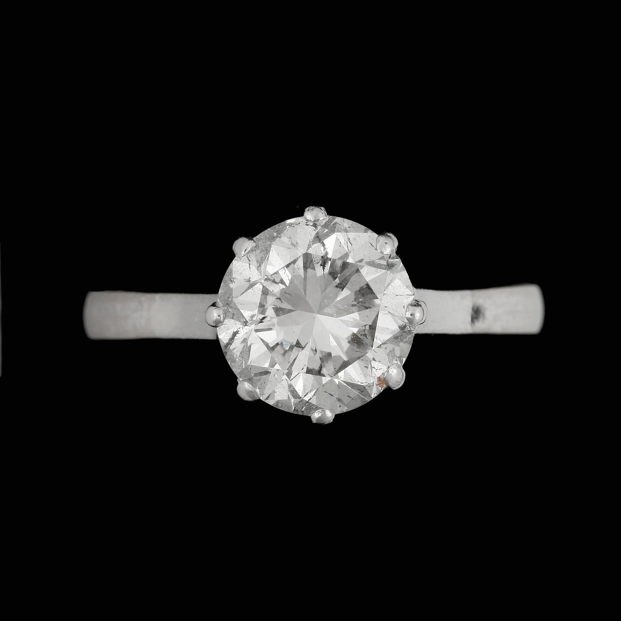 RING, 18K vitguld med briljantslipad diamant totalt ca 2.25 ct.