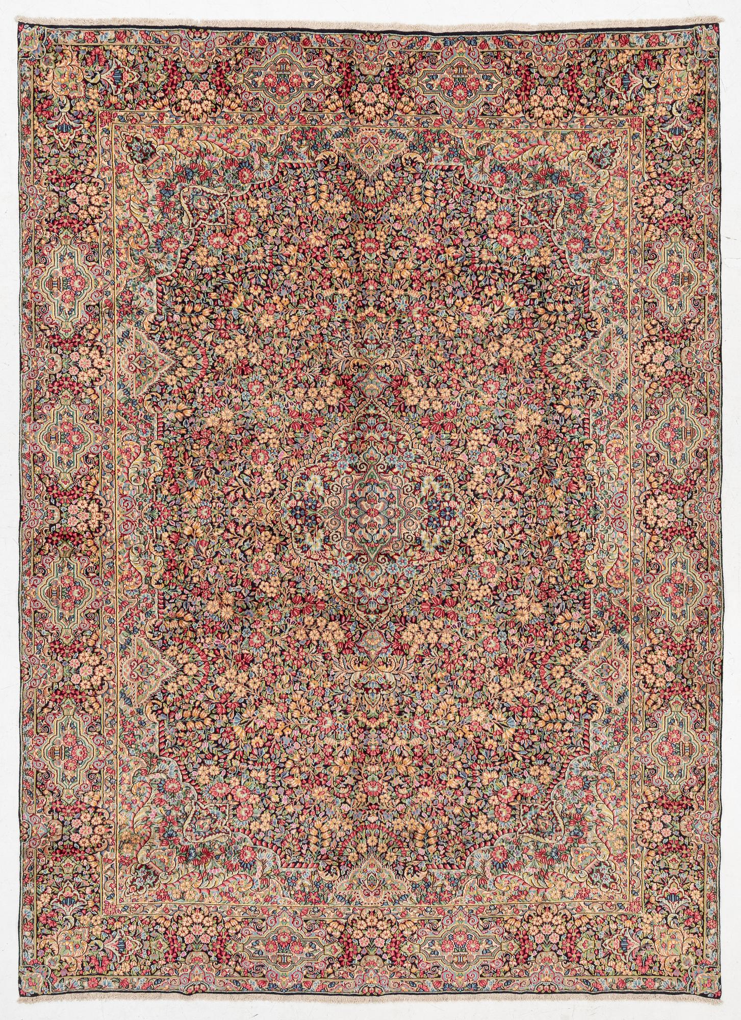 Carpet Kirman, approx. 393 x 286 cm.