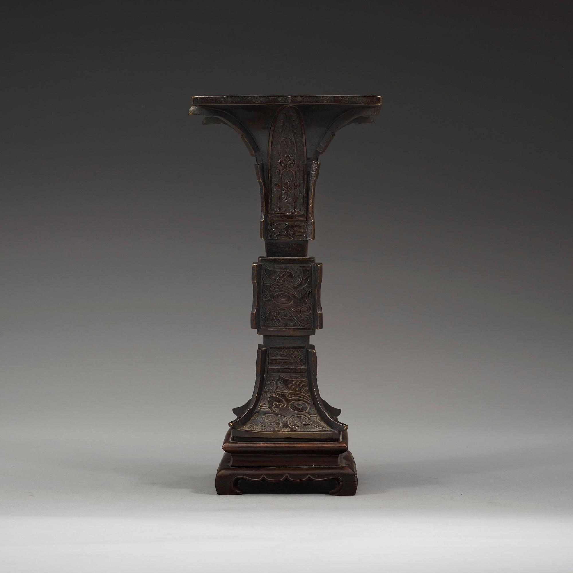 VAS, brons. Qingdynastin, 1700-tal.