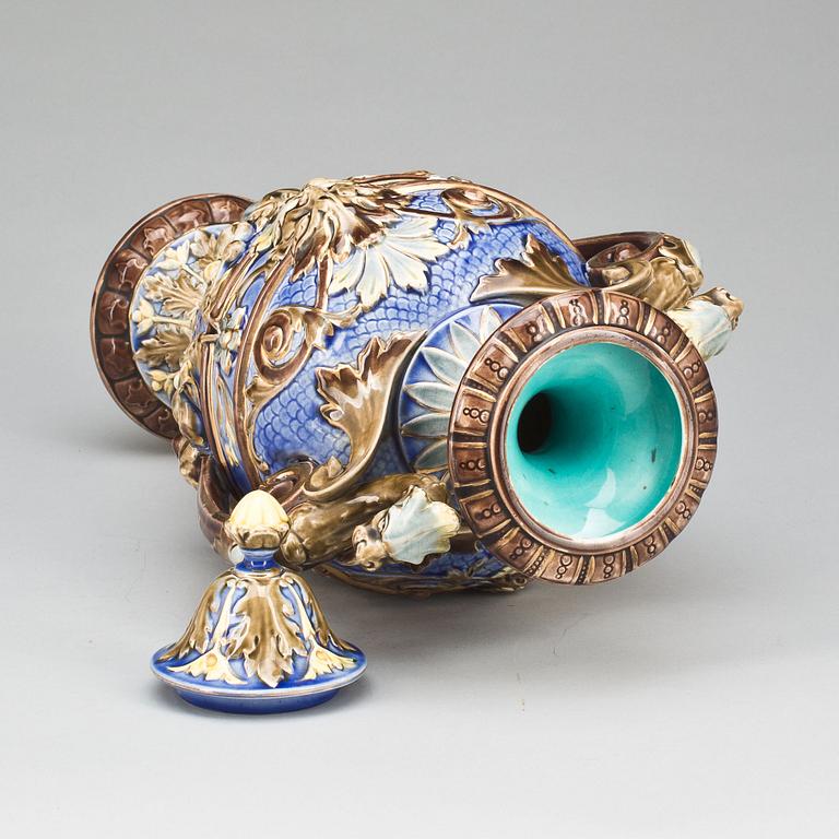 PRAKTURNA MED LOCK, majolika, Rörstrand, 1800-talets slut.