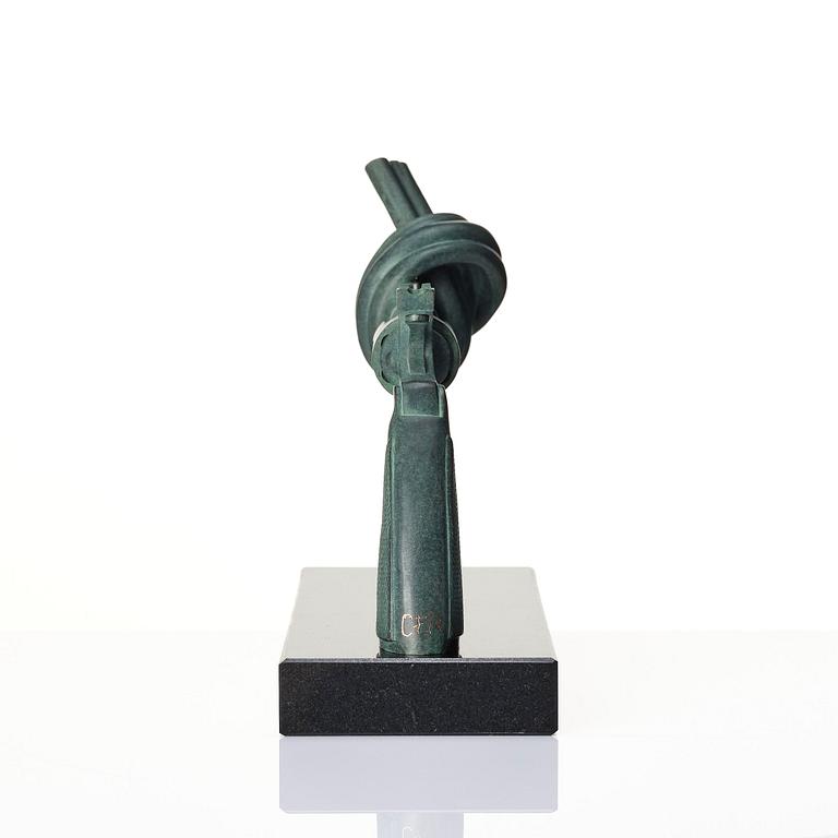 Carl Fredrik Reuterswärd, "Non Violence Knotted Gun".