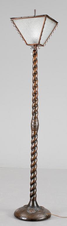 GOLVLAMPA, koppar, 1920-tal.