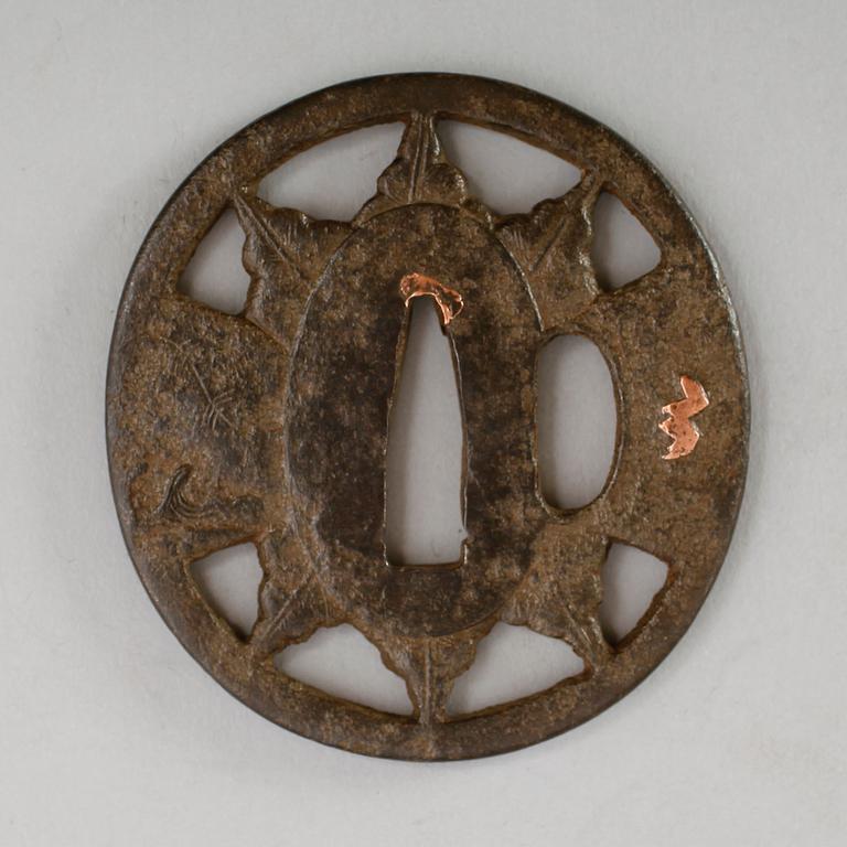 TSUBA, järn, Japan, 1500-/1600-tal.