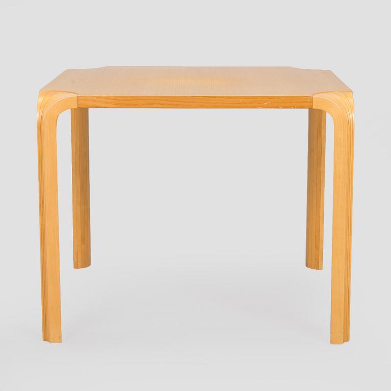 Alvar Aalto, sohvapöytä, malli MX800B, Artek 1960-luku.