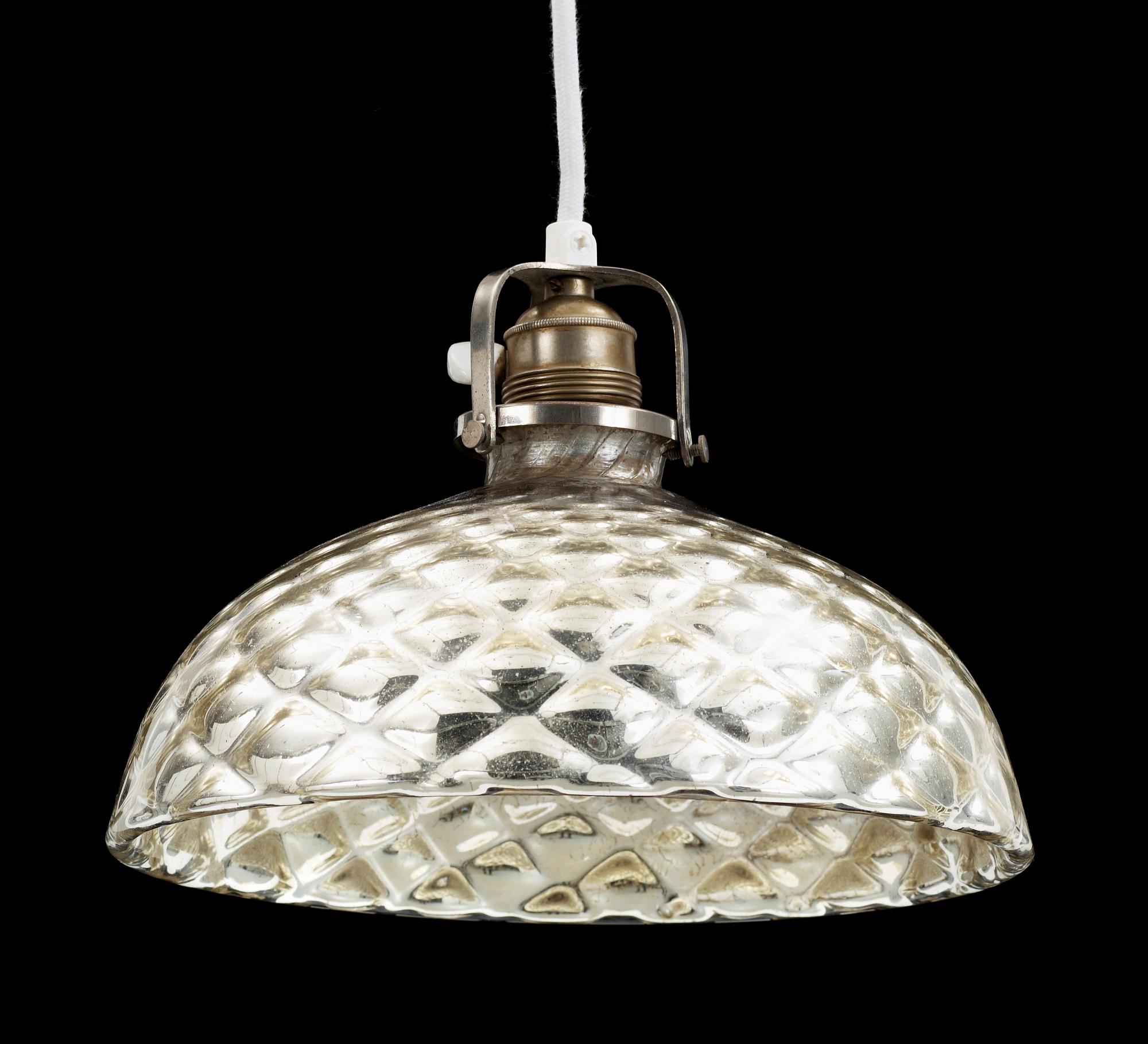 TAKLAMPA, glas, s.k fattigmanssilver, 1900-talets början. Höjd 17 exkl sladd.