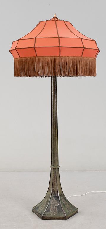 GOLVLAMPA, metall, 1910/20-tal.