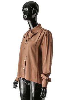 BLUS, Yves Saint Laurent.