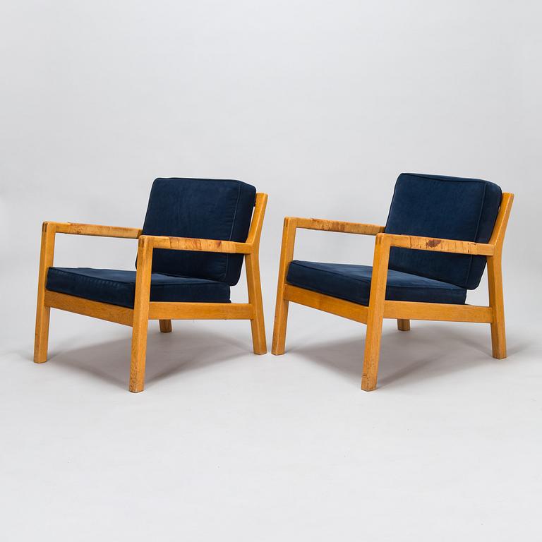 Carl Gustaf Hiort af Ornäs, a pair of mid-20th-century 'Rialto' open armchairs, Puunveisto Oy - Träsnideri Ab, Finland.