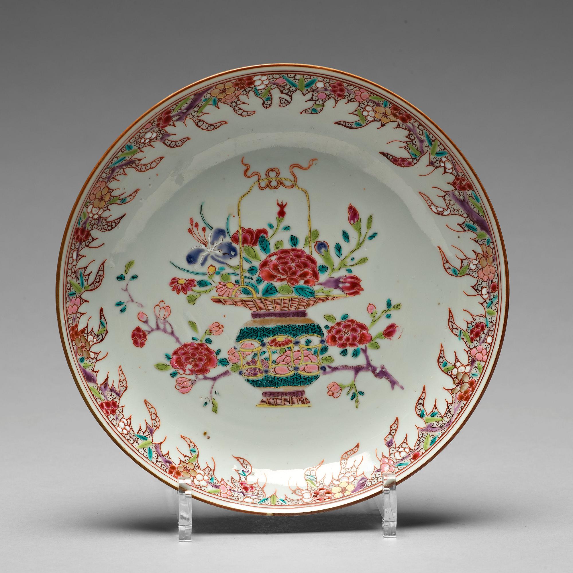 A famille rose dish, Qing dynasty, Qianlong (1736-95).