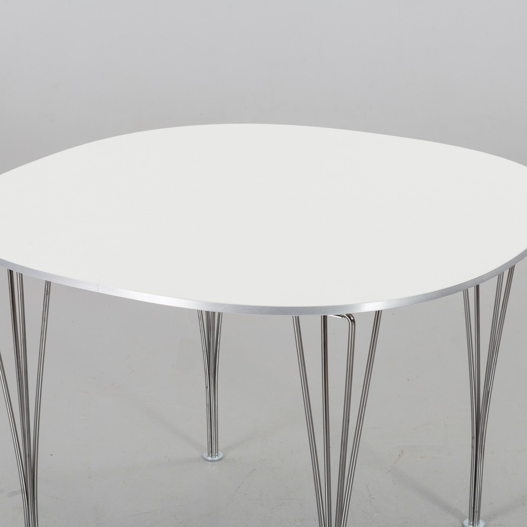 BRUNO MATHSSON & PIET HEIN, bord, "Supercirkel", för Fritz Hansen, 2000-tal. Formgivet 1964.
