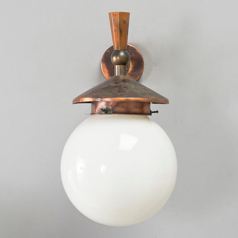 Paavo Tynell, vägglampa / utebelysning, modell 7301, Taito 1930/1940-tal.