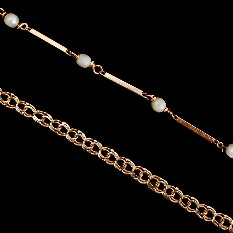 ARMBAND, 2 st, 18 k guld. Vikt ca 7 gram.