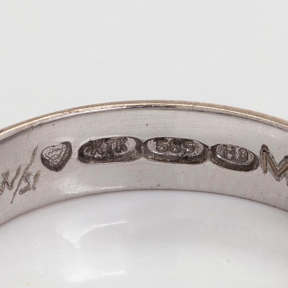 Ring, brilliant cut diamonds, 14K white gold. Korutyö Koski, Turku 2009.