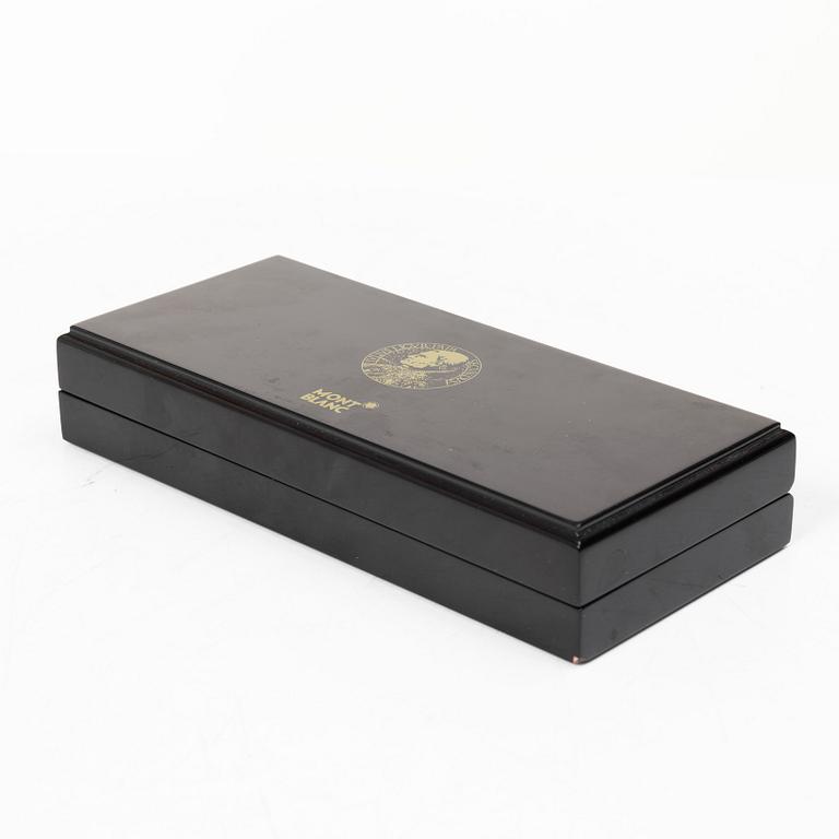 A Montblanc fountain pen, limited edition 'Pope Julius II' from the series 'Patrons of Art'.