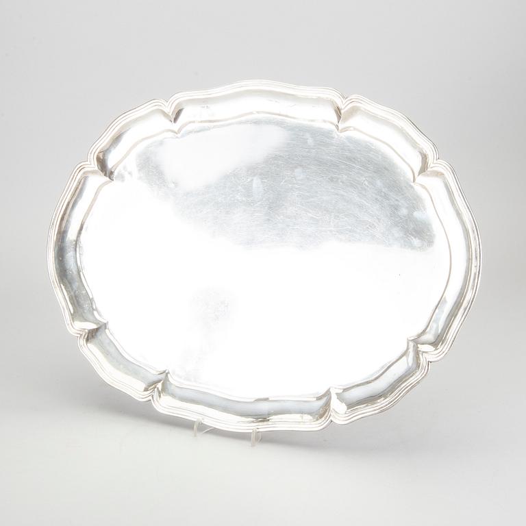 BRICKA, silver, rokokostil, vikt ca 1100 gram.