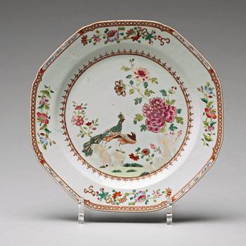 829. A set of 10 famille rose 'double peacock' dinner plates, Qing dynasty, Qianlong (1736-95).