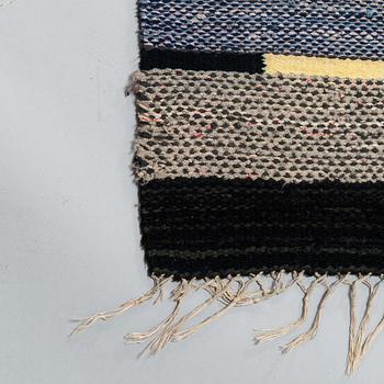 A 1930's Finnish rag rug. Circa 270 x 180 cm.