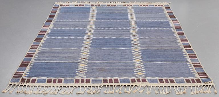 Barbro Nilsson, A CARPET, "Salerno blå med enkel bård", flat weave, ca 252,5 x 172,5 cm, signed AB MMF BN.