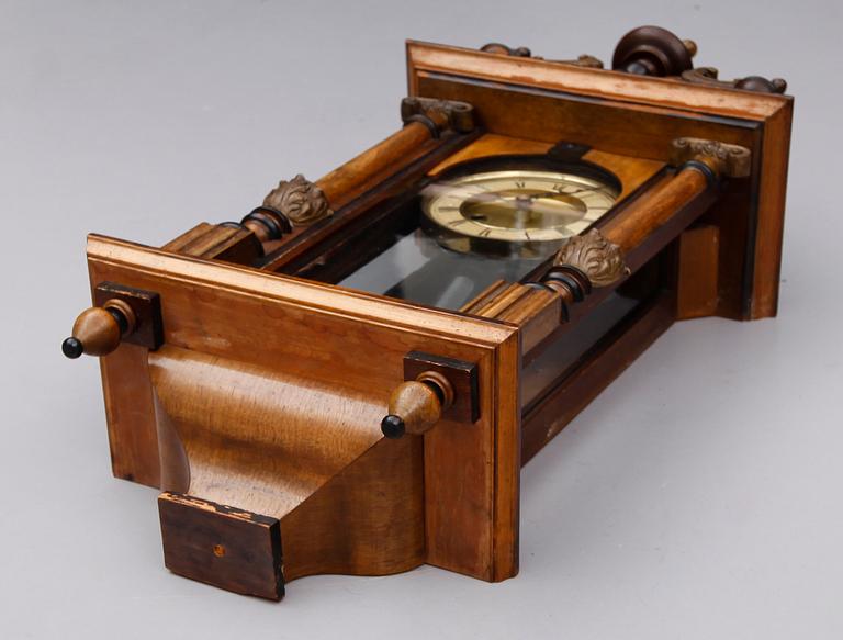 VÄGGPENDYL, jugend, omkring år 1900.