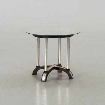 An italian 20th century mirror table.