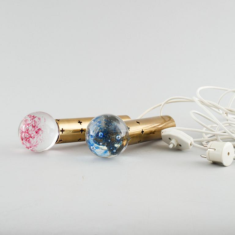 TAKLAMPOR/FÖNSTERLAMPOR, ett par, 1900-talets andra hälft.