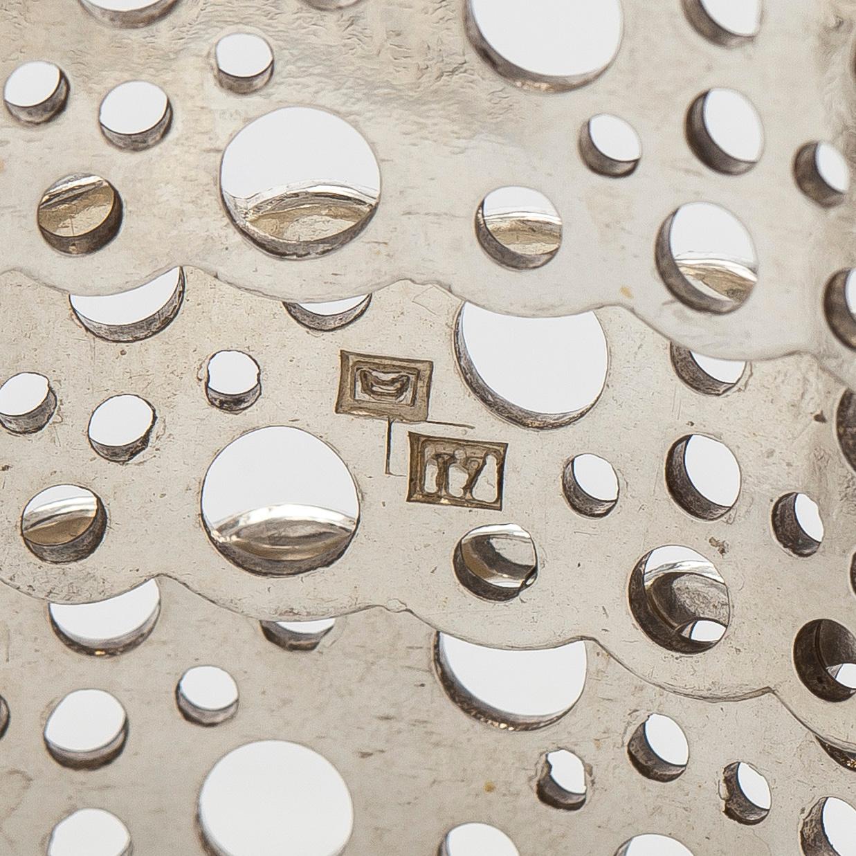 Liisa Vitali, armband, sterlingsilver, "Spets", Westerback, Helsingfors.