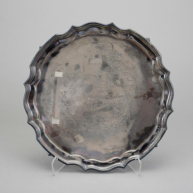 FAT, silver, England, 1900-tal. Vikt ca 1100 gram.