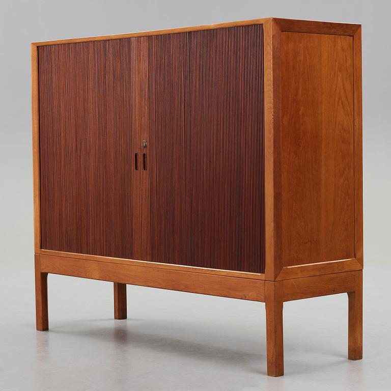 HANS J WEGNER, skåp, Plan Møbler, modell 'A5622', Danmark 1940-50-tal.
