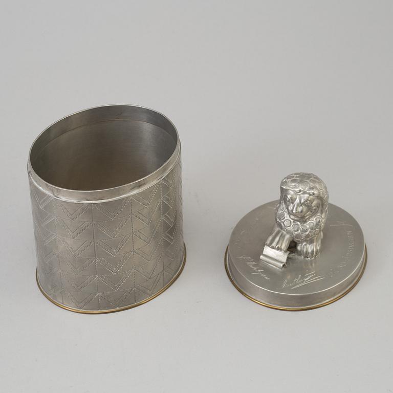 Anna Petrus, & Estrid Ericson, a pewter cigar box with cover by Svenskt Tenn, Stockholm 1928.