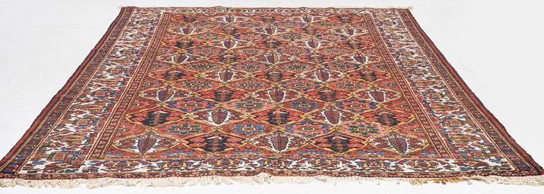 Rug, Bakhtiari, ca 310 x 210 cm.