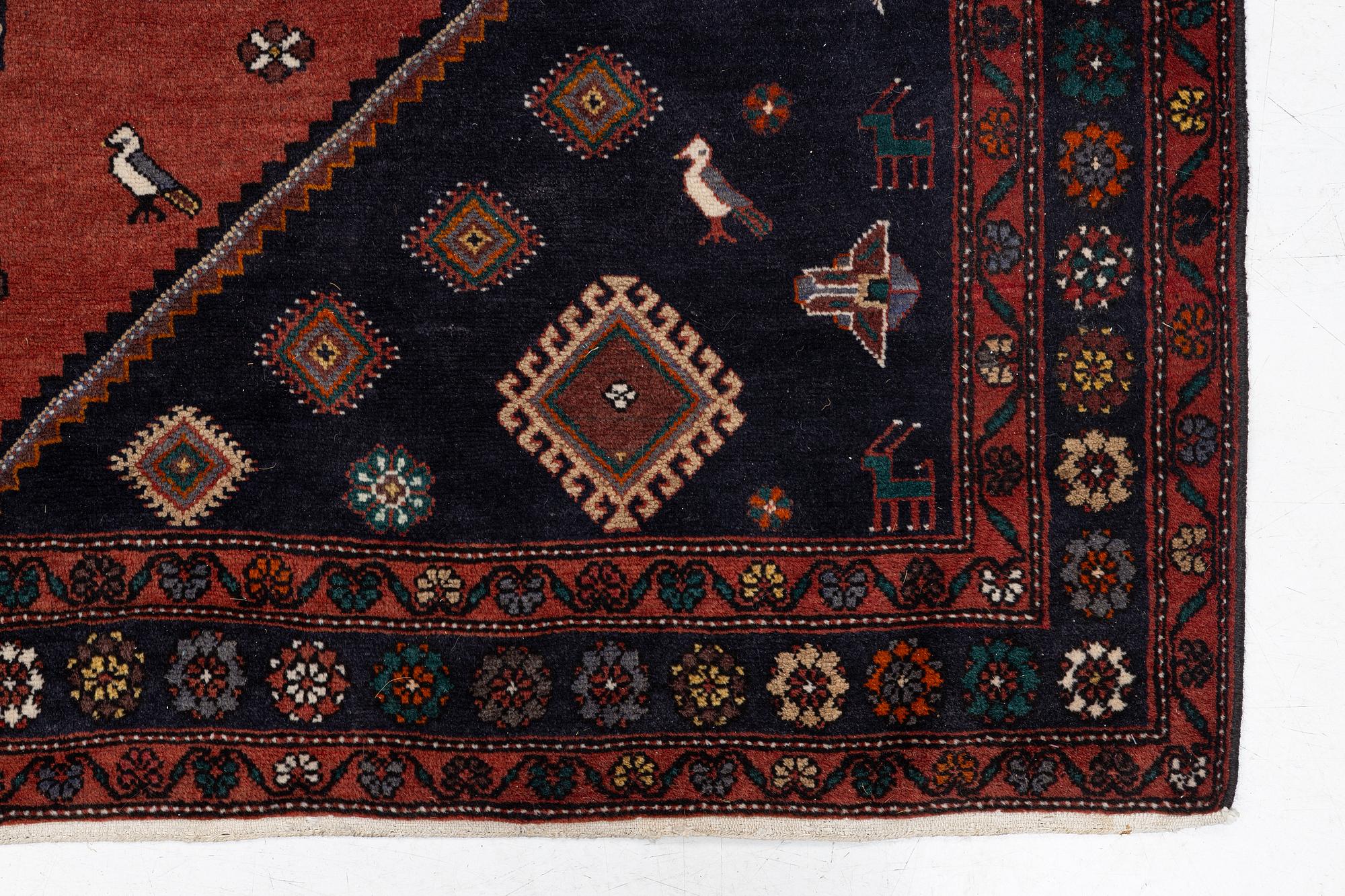 Carpet, possibly Kelardasht, approx. 305 x 212 cm.