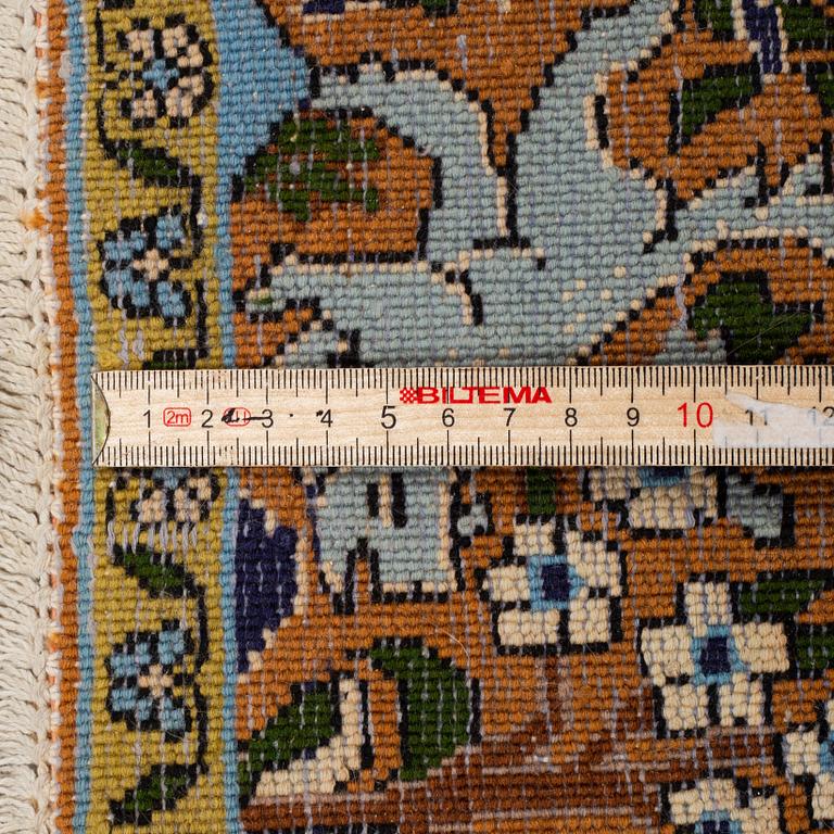 Matta, Old Ghom, ca 162 x 107 cm.