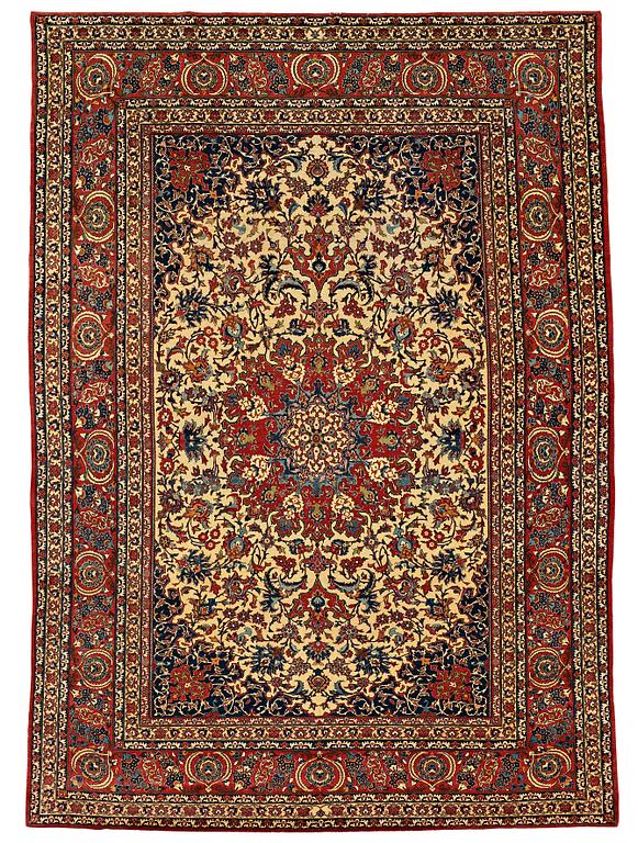 MATTO, a semi-antique Esfahan, ca 334 x 237,5 cm.
