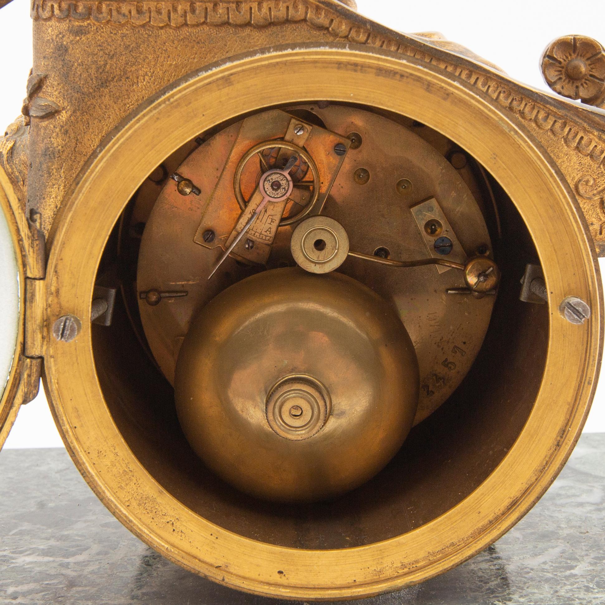 Bordsur, empirstil 1900-talets första hälft.