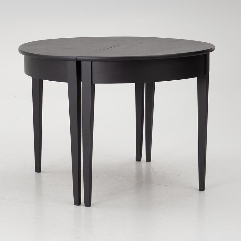 Dining table, early 20th century.