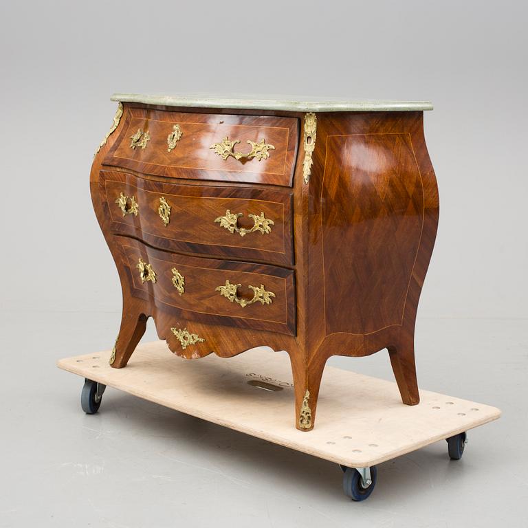 BYRÅ. Rokokostil, 1900-tal.