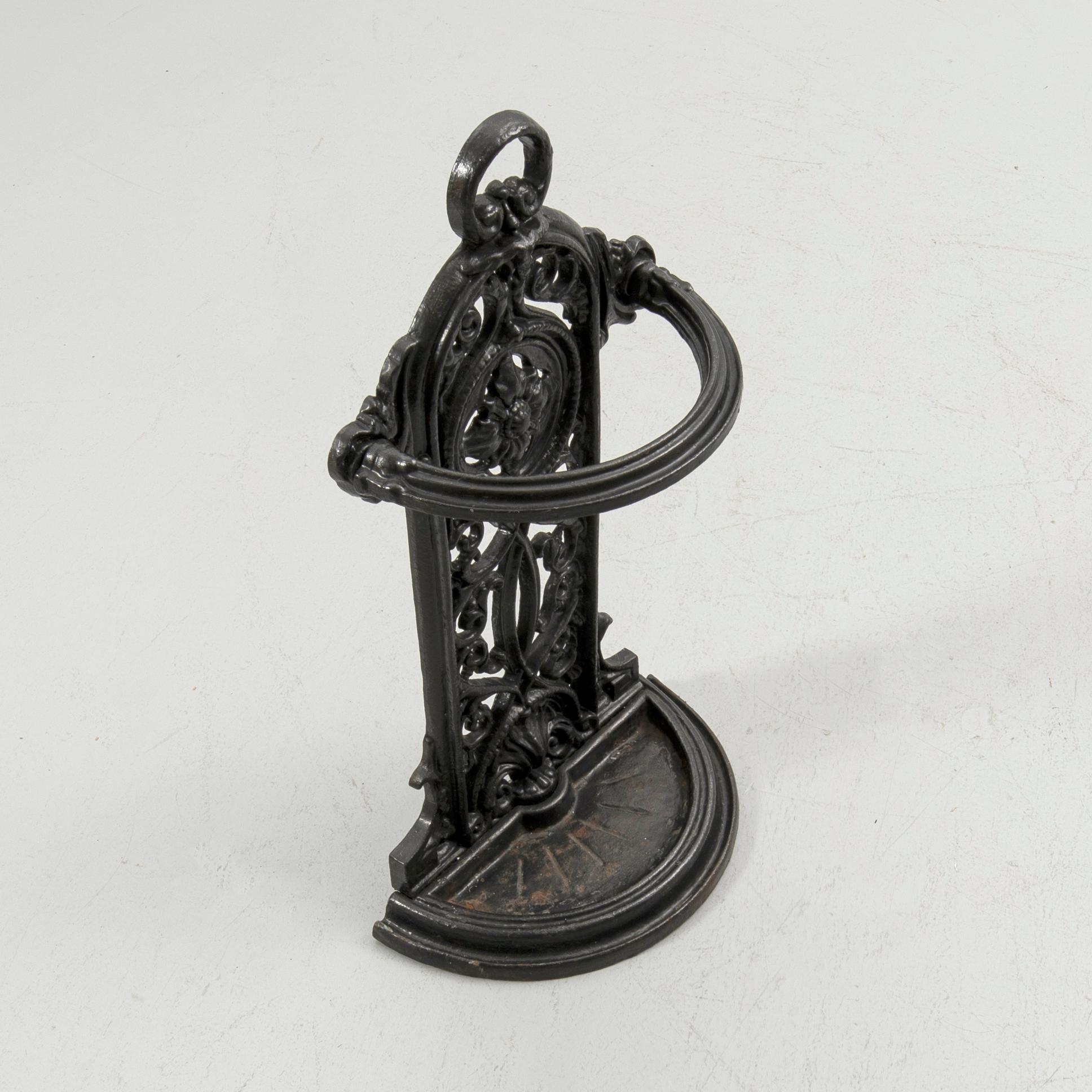 Umbrella/cane stand, cast iron, 20th century.