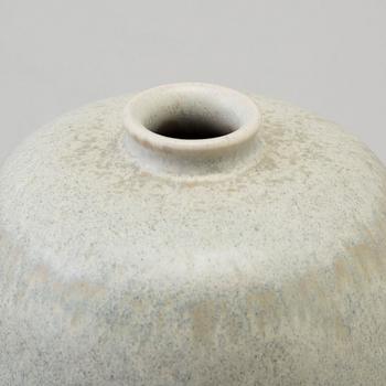 ERICH OCH INGRID TRILLER, vas, stengods, Tobo.