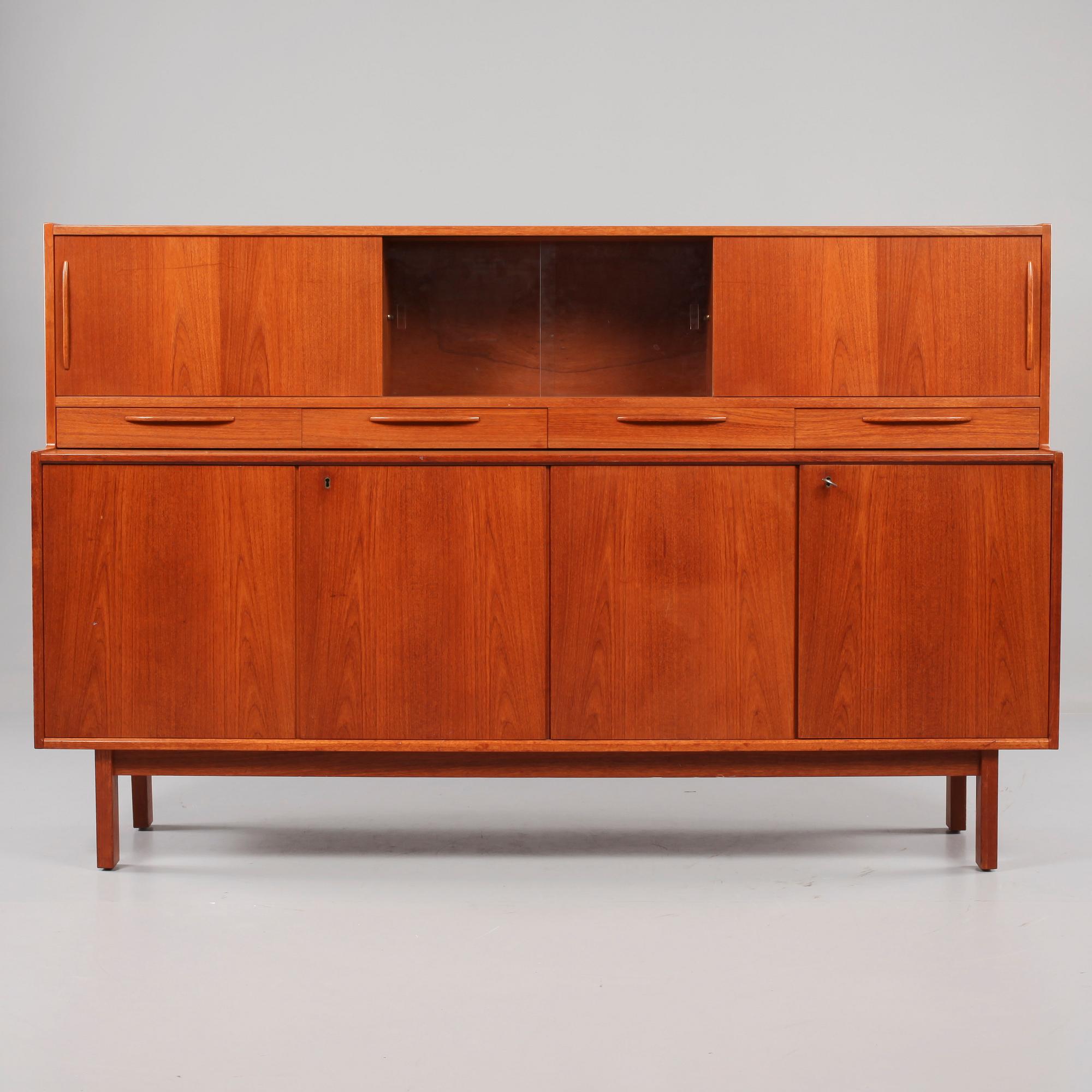 SIDEBOARD, 1900-talets tredje kvartal.