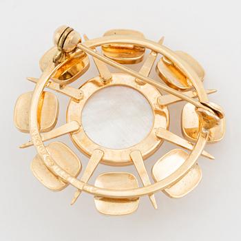 Arvo Saarela, Arvo Saarela, an 18K gold and half pearl brooch, Enköping 1965.