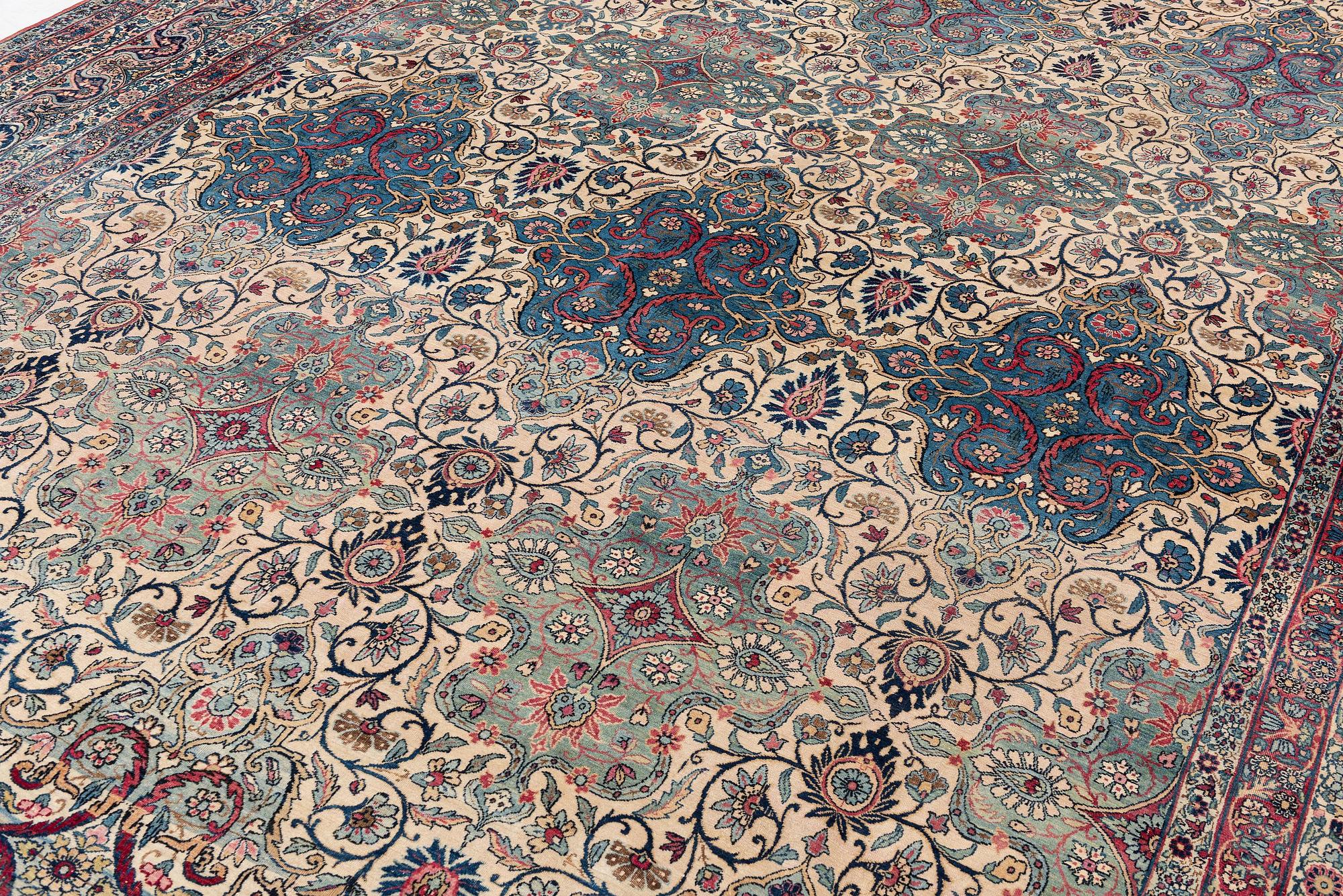 Matta, antik Kirman, södra Persien, ca 497 x 299 cm.