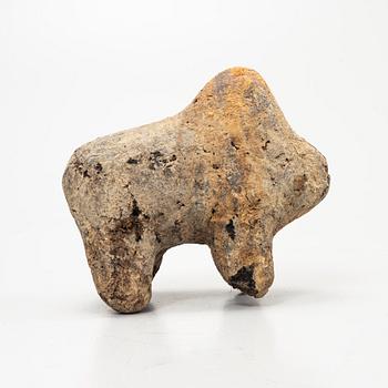Twelve sculptures, reportedly from Makonde, Tanzania, Luba, Congo, and moore, from the second half of the 20:th century.