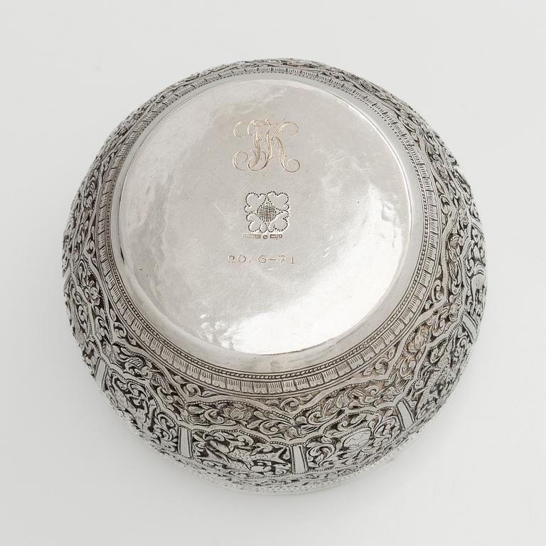 An Asian  silver bowl, Finnish import marks Helsinki 1969.