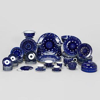 Ulla Procopé, A 75piece dinnerware and coffee service, "Valencia", Arabia 1960s.
