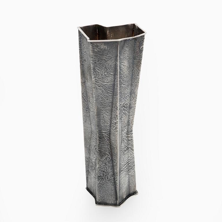 Tapio Wirkkala, a silver vase "TW 226", Kultakeskus, Hämeenlinna 1978.