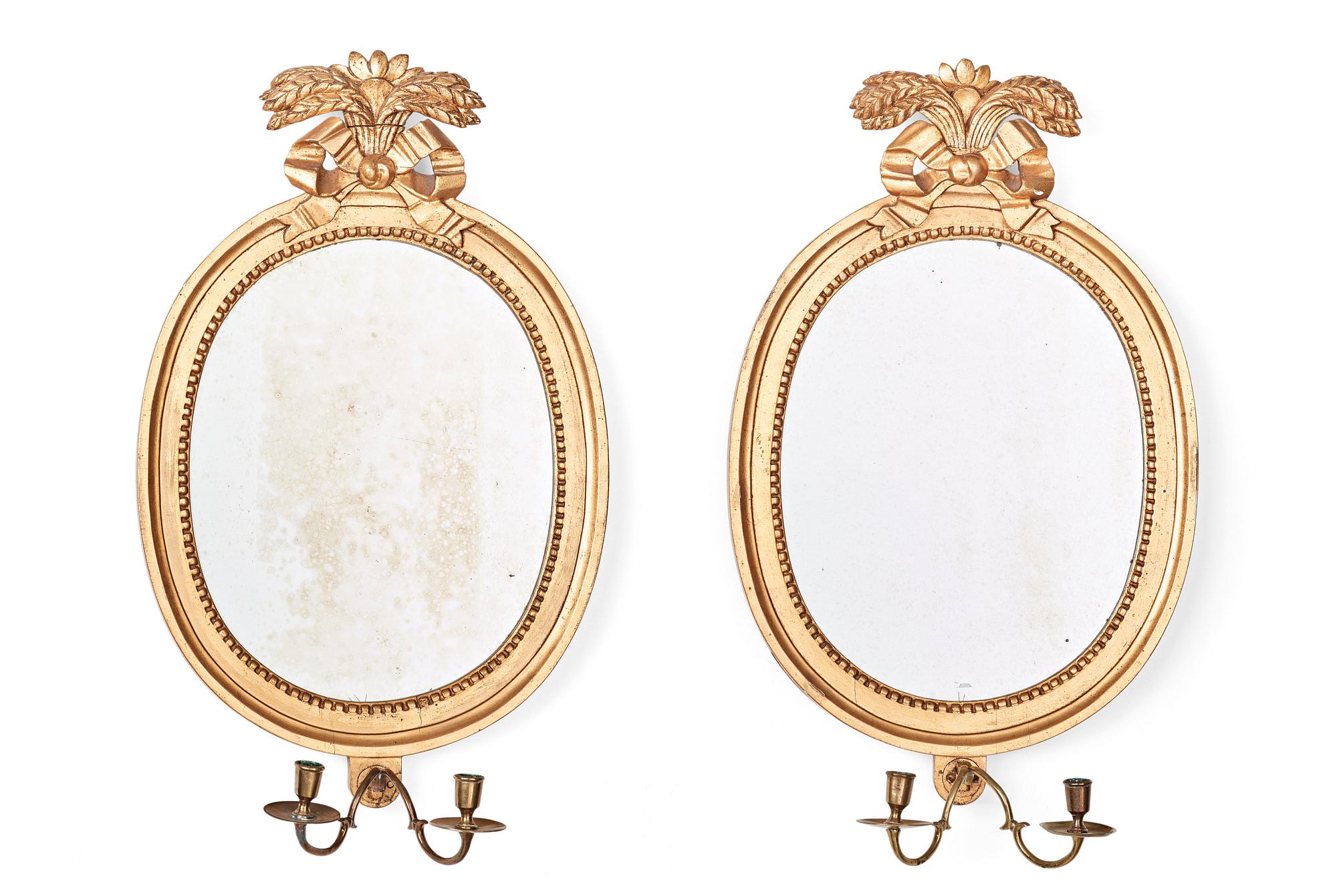 SPEGELLAMPETTER, för två ljus, ett par, av Johan Åkerblad (mästare i Stockholm 1758-1799), gustavianska.