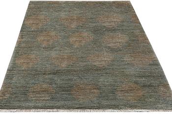 A Ziegler Design rug, c. 237 x 175 cm.