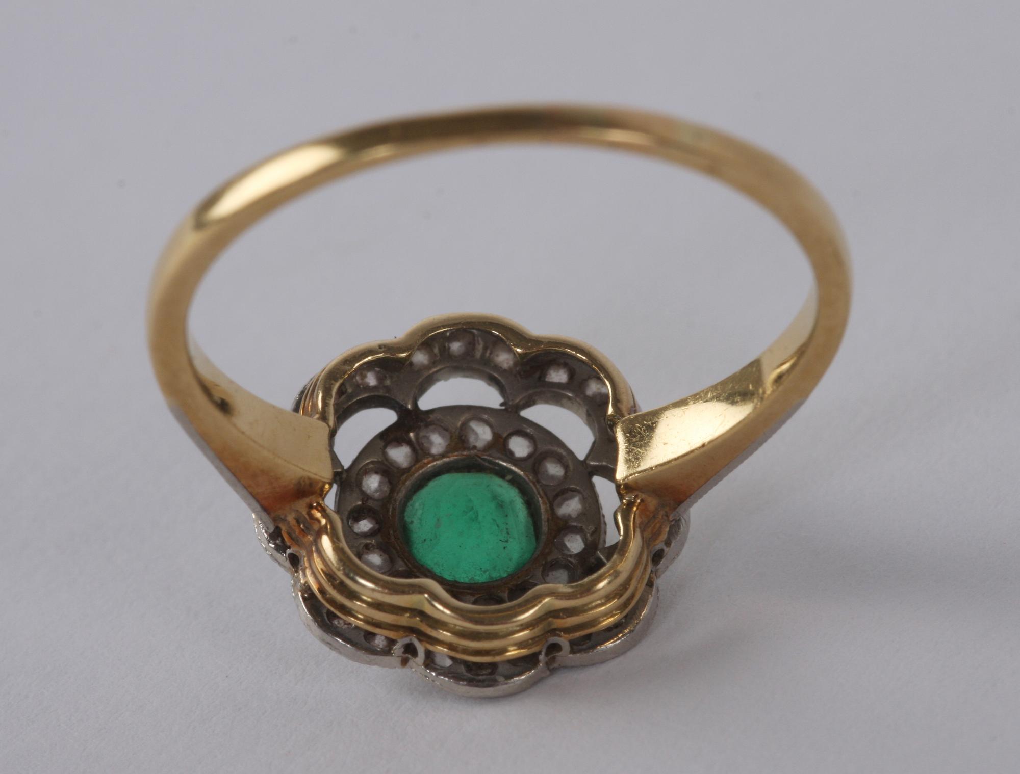 RING, guld, smaragd och rosenstenar, Hugo Strömdahl, Stockholm 1940.
